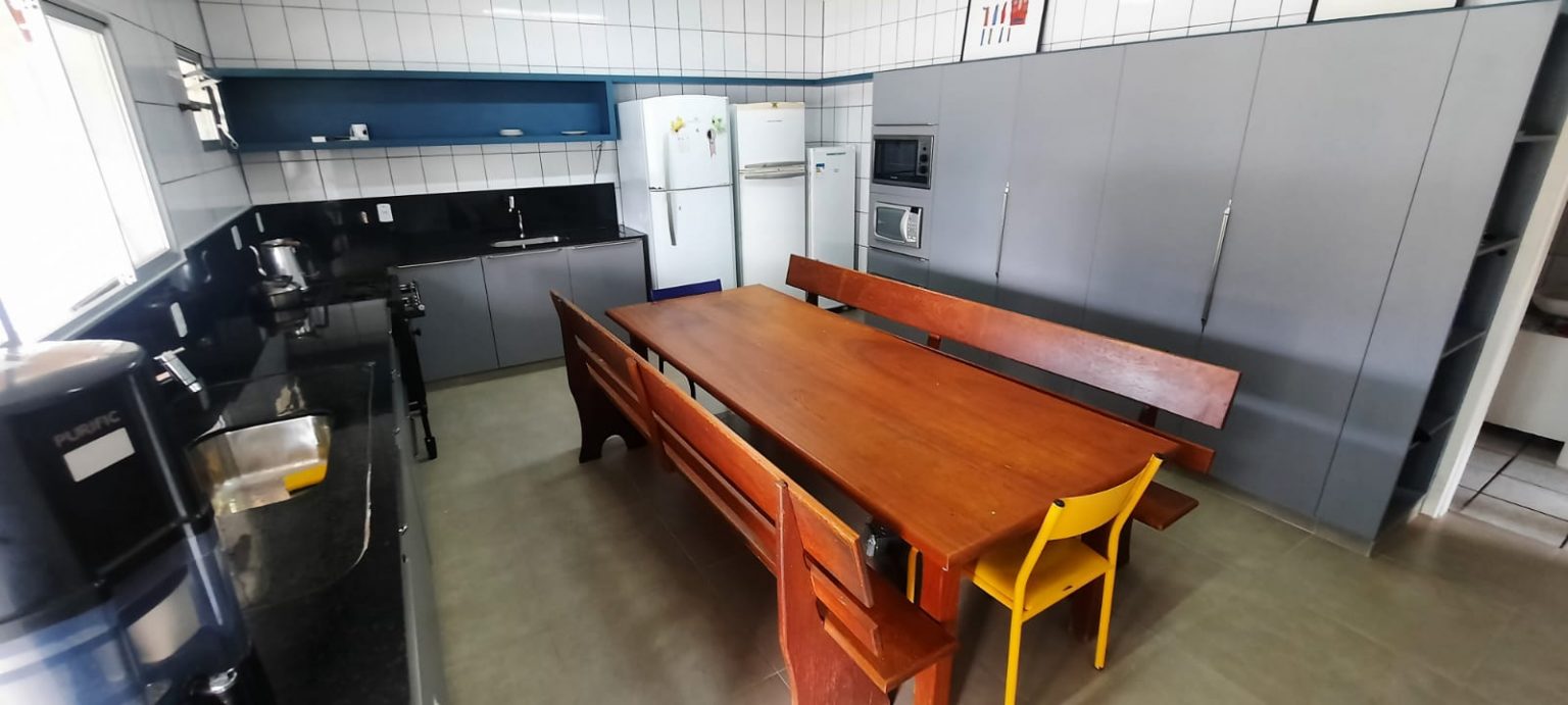 Cozinha reformada da Casa Lar Emaús
